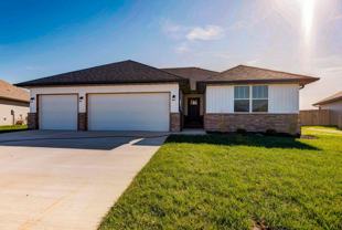 861 S Parkside Cir - Photo 1 of 1