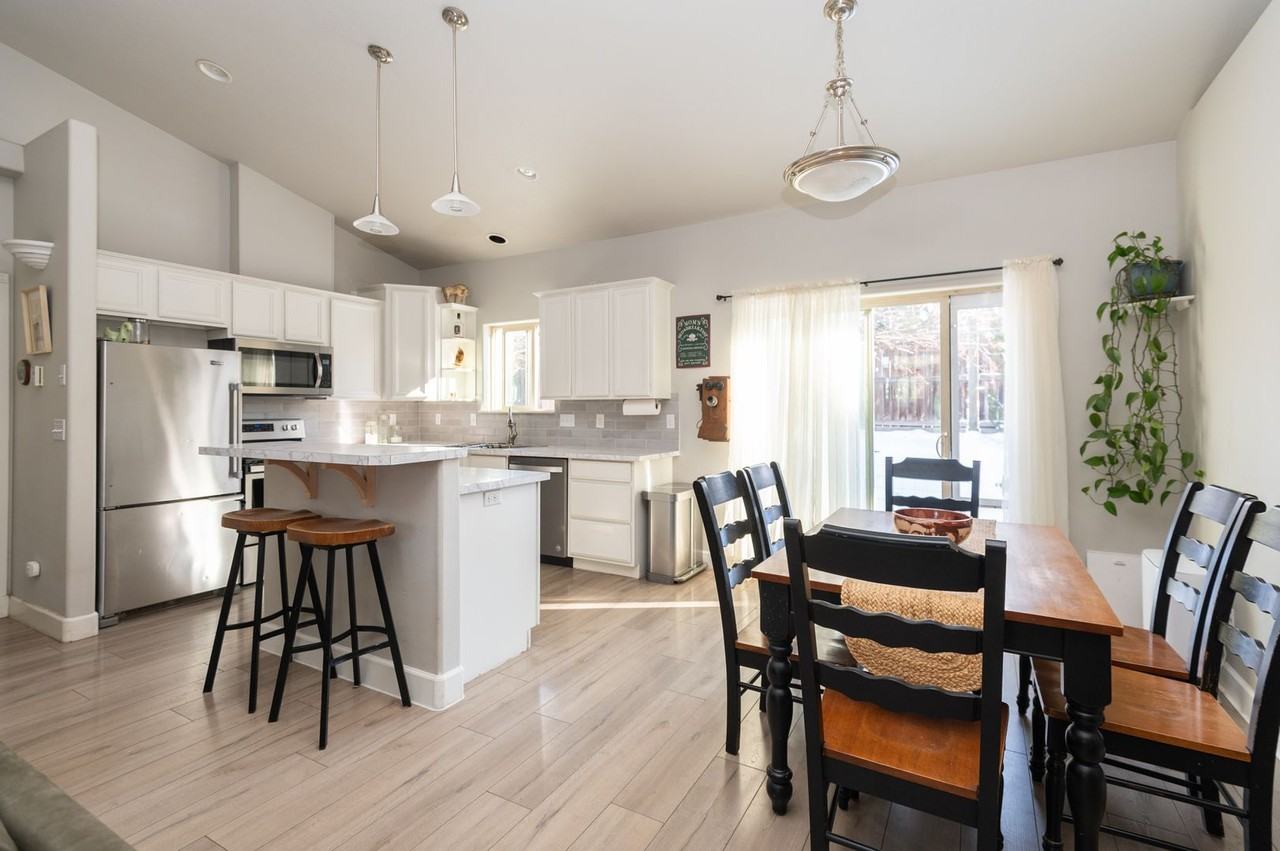 2197 Ne Castle Ave - Photo 6 of 31