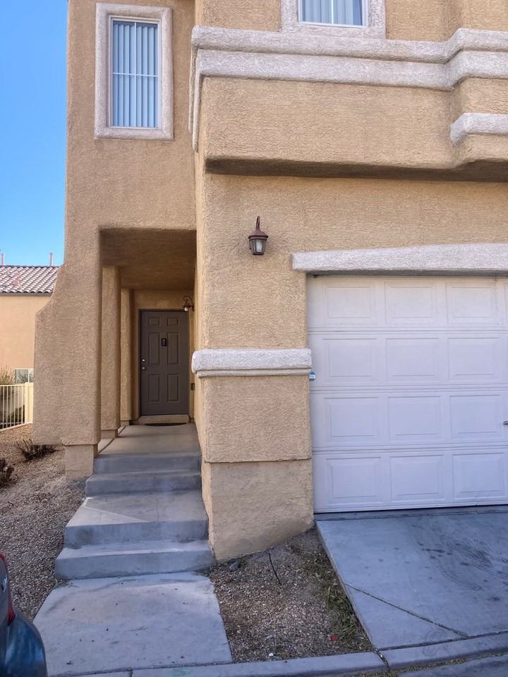 9519 Milkweed Canyon Ave - Photo 2 of 15