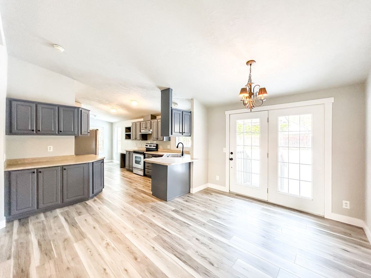 10714 Grandview Rd - Photo 3 of 18