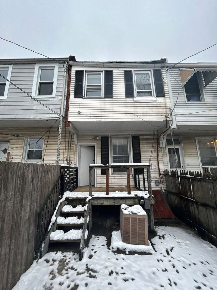 618 N Bouldin St - Photo 4 of 10