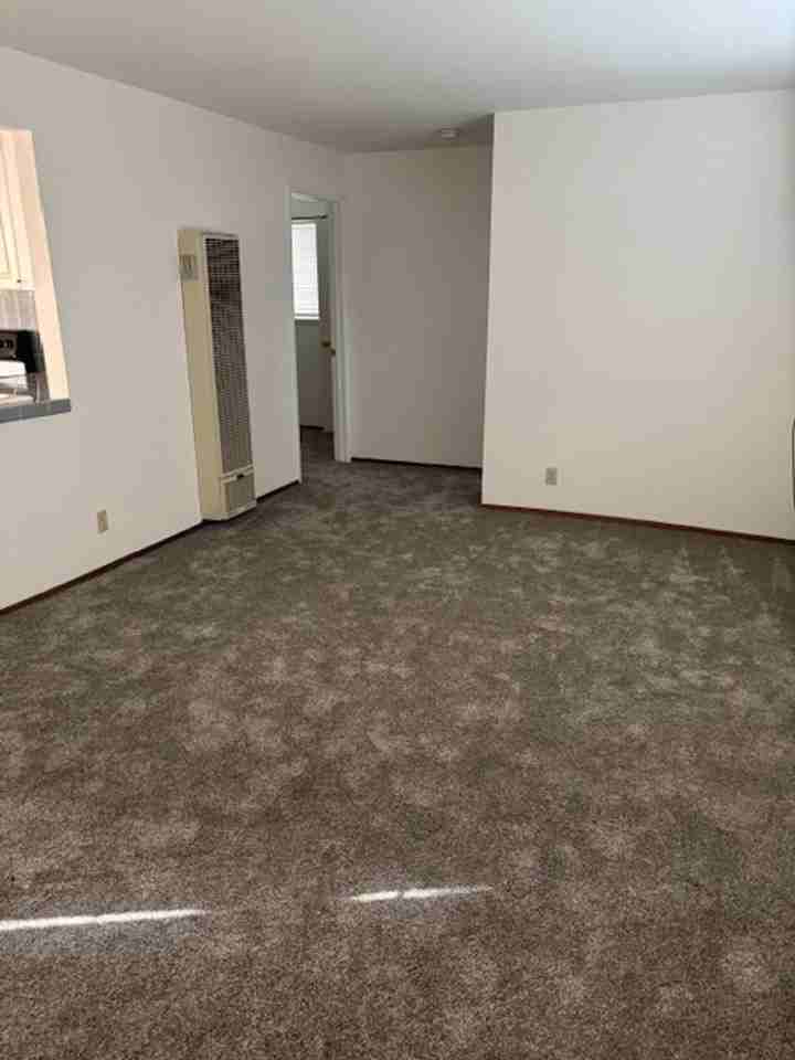 615 Saint John St - Photo 3 of 13