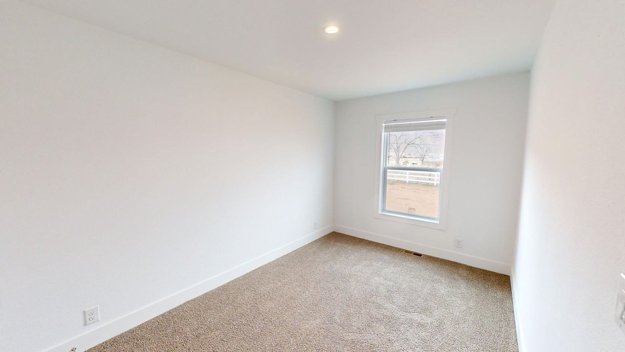 4425 Spanish Valley Dr - Photo 7 of 30