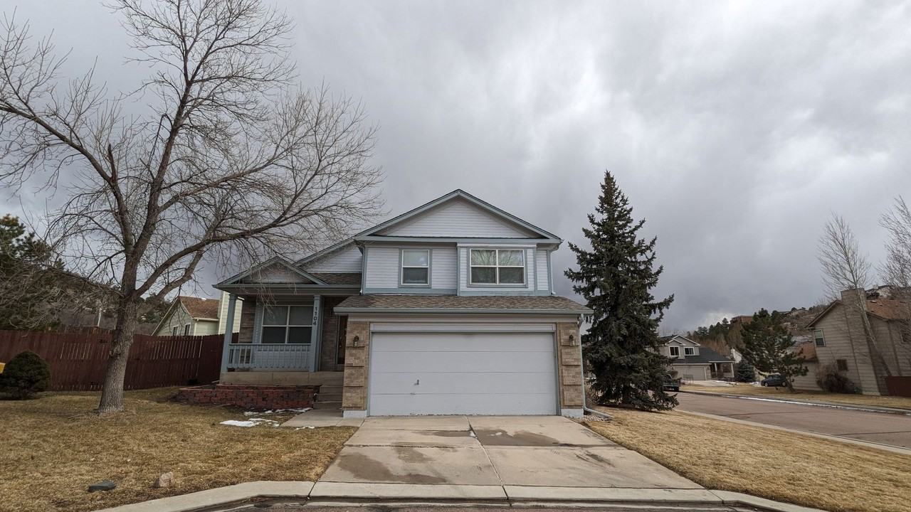 1104 Dancing Horse Dr - Photo 2 of 23