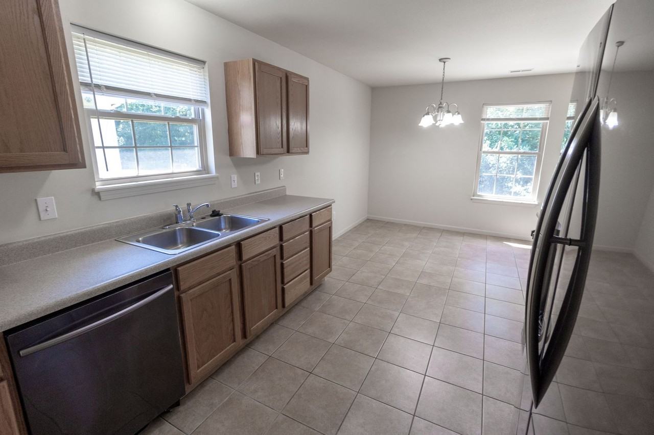 1408 Bodie Dr - Photo 7 of 37