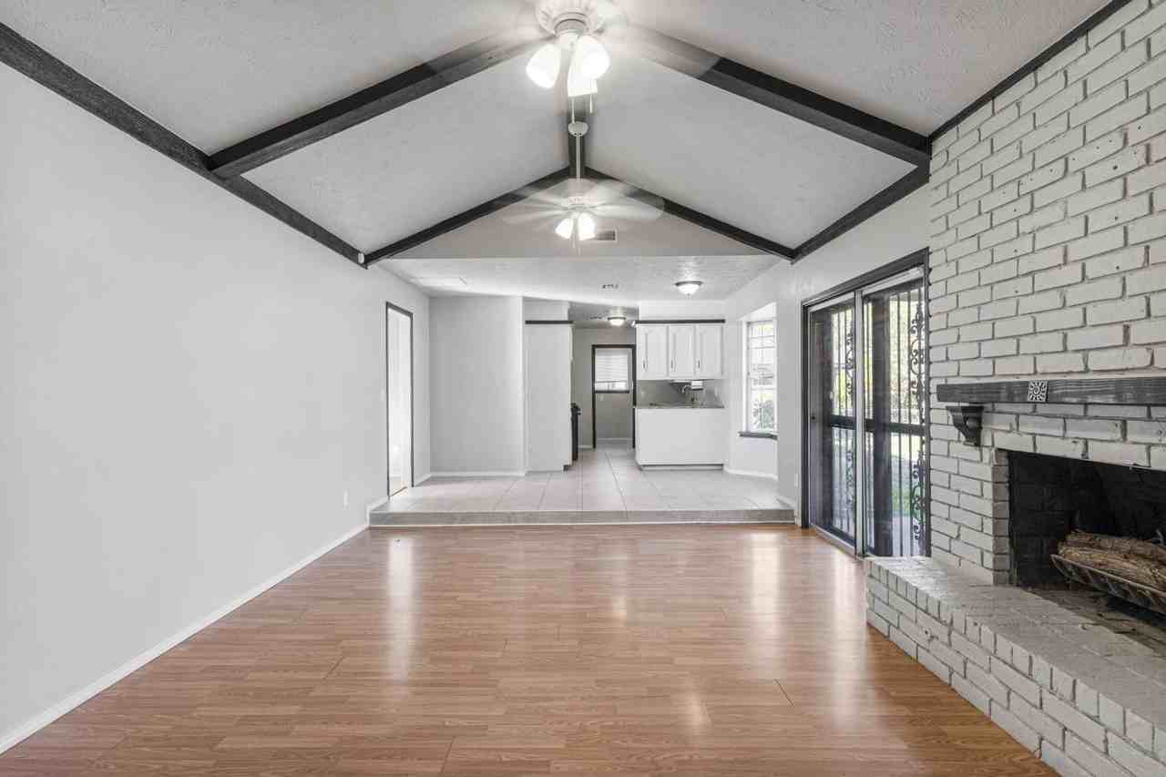 10829 E 27th St - Photo 3 of 24