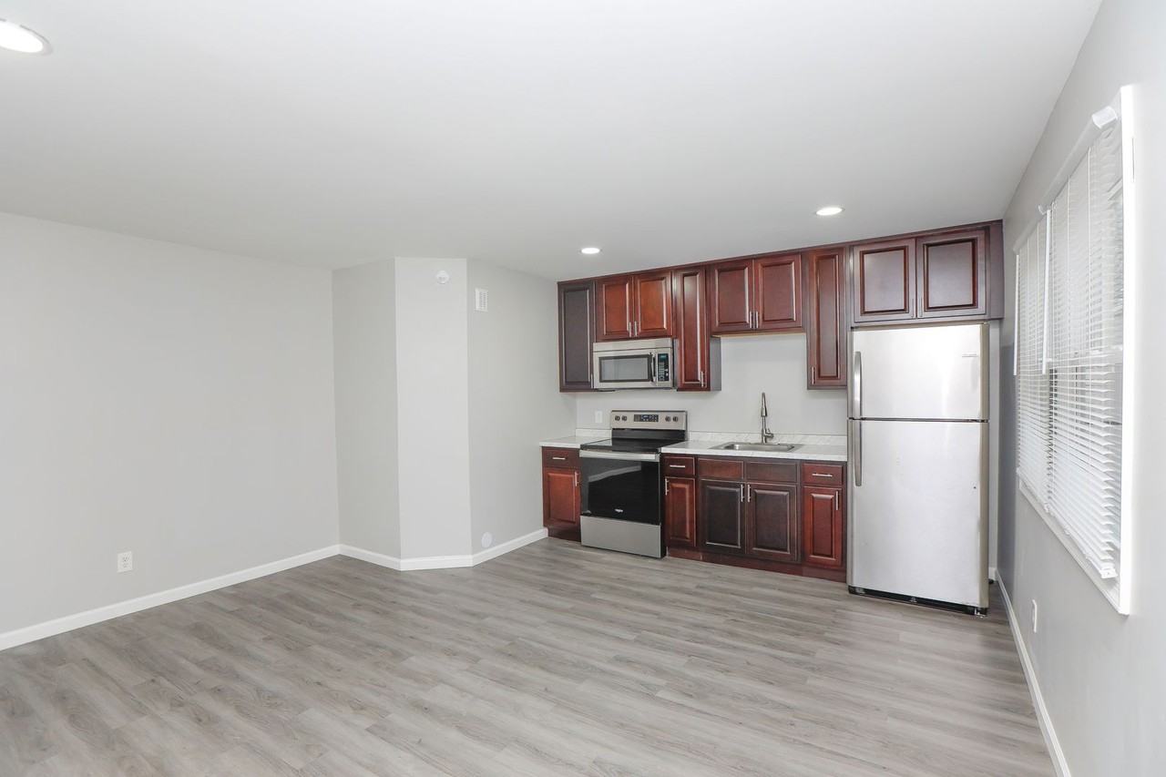 2707 Azalea Garden Road - Photo 2 of 32