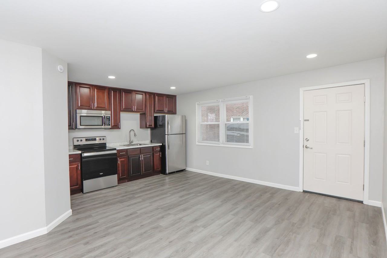 2707 Azalea Garden Road - Photo 4 of 32