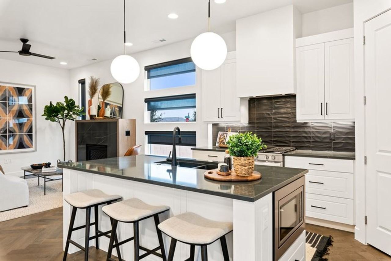 2803 E Snowberry Dr - Photo 3 of 16