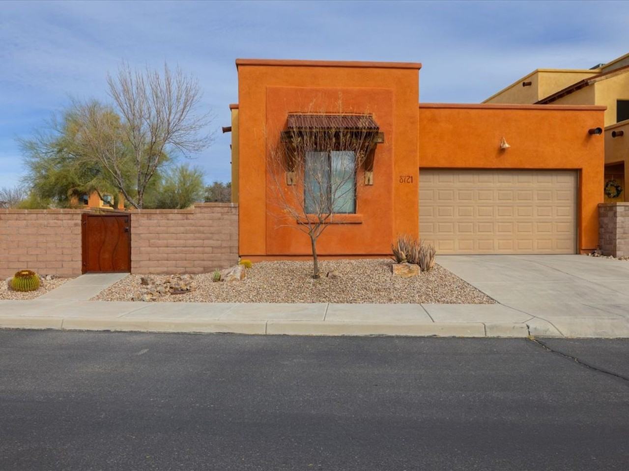 8721 E Perry Park Cir - Photo 3 of 30