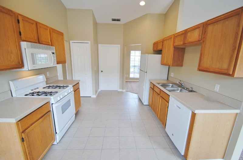 15544 Hidden Lake Cir - Photo 2 of 13