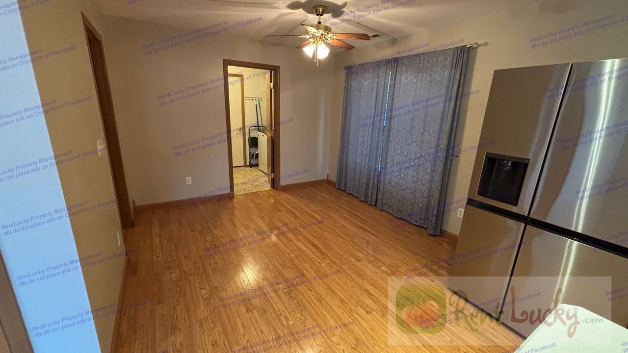 9441 Country Hollow Dr E - Photo 5 of 30