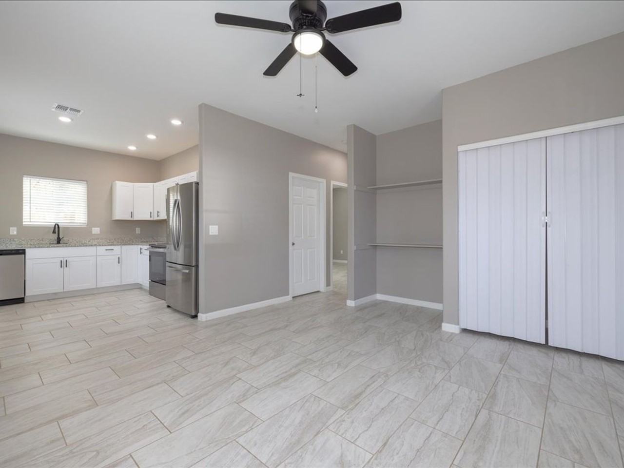512 N Cherokee Ave #2 - Photo 4 of 19