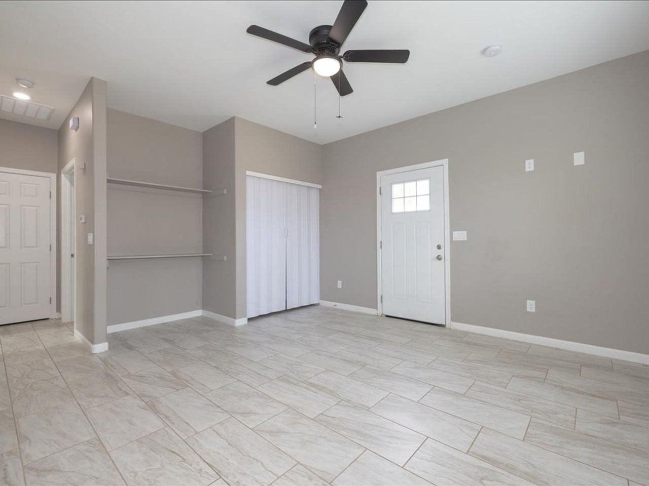 512 N Cherokee Ave #2 - Photo 5 of 19