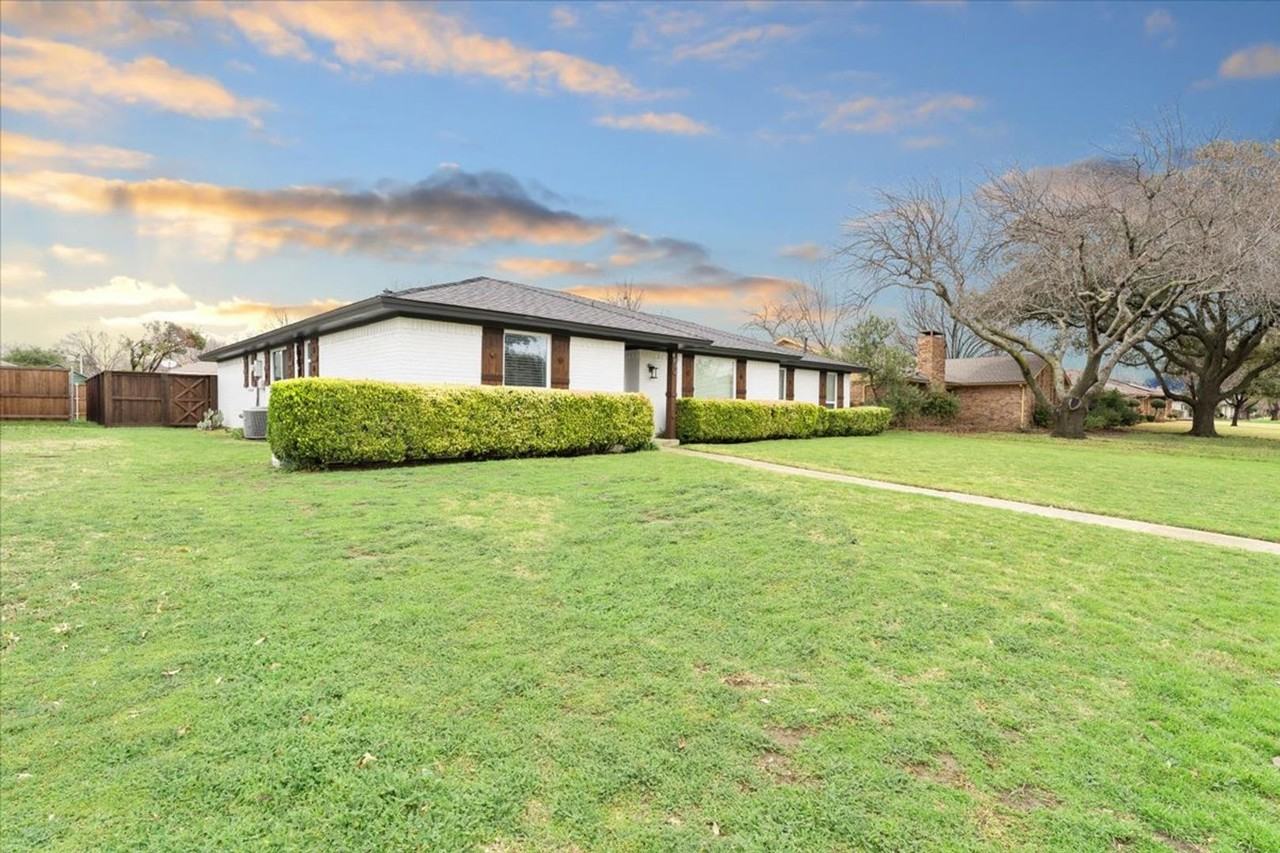 801 Lake Highlands Dr - Photo 2 of 40