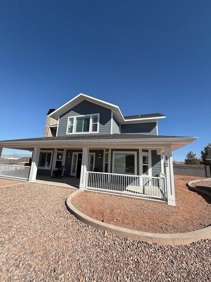 472 S 75 E - Photo 2 of 50