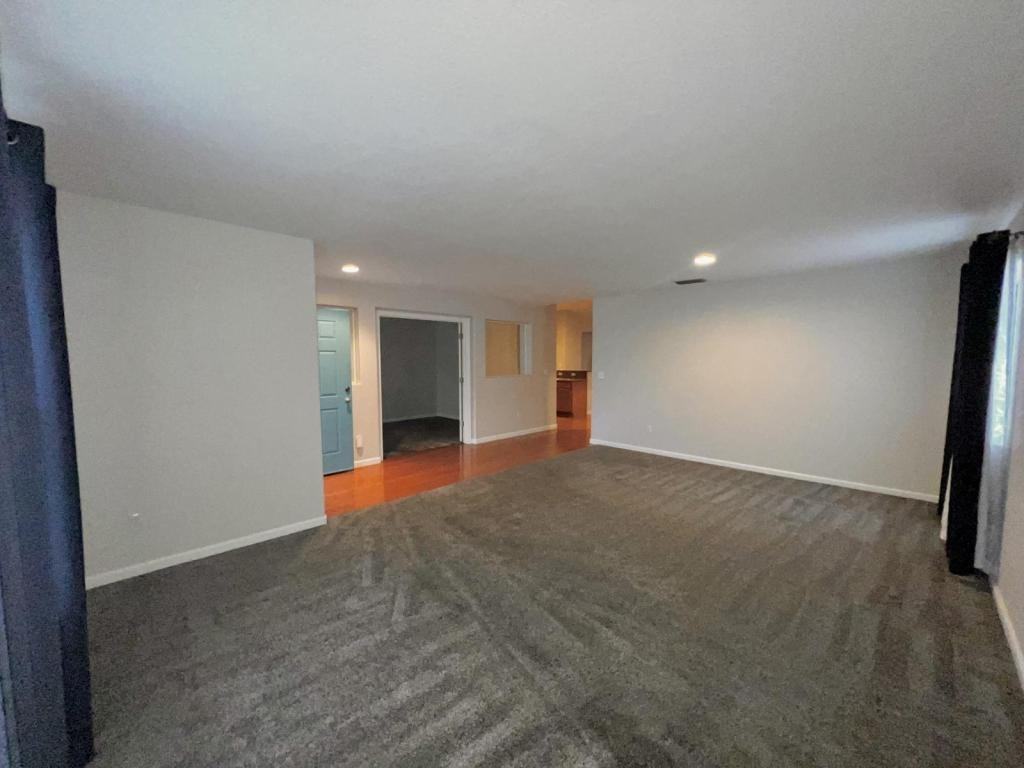 721 Skimmer Dr - Photo 3 of 13