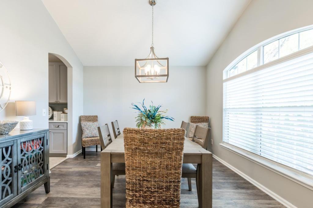 1627 Rustling Dr - Photo 4 of 40