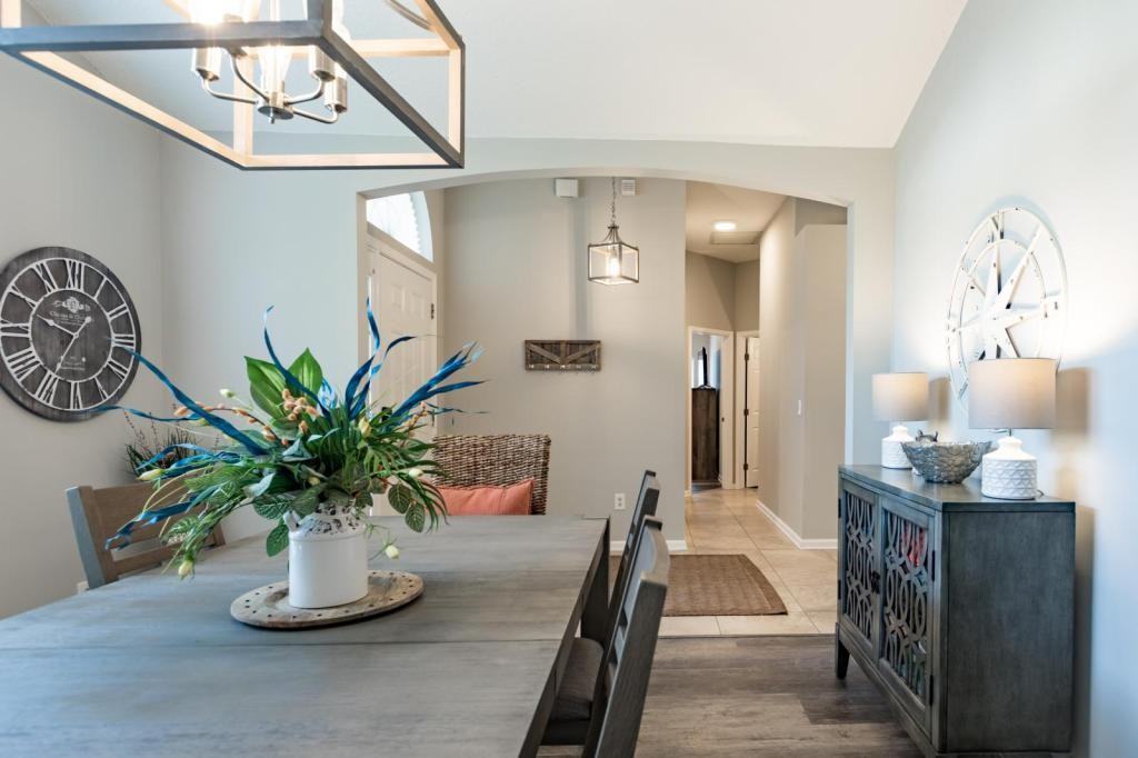 1627 Rustling Dr - Photo 6 of 40