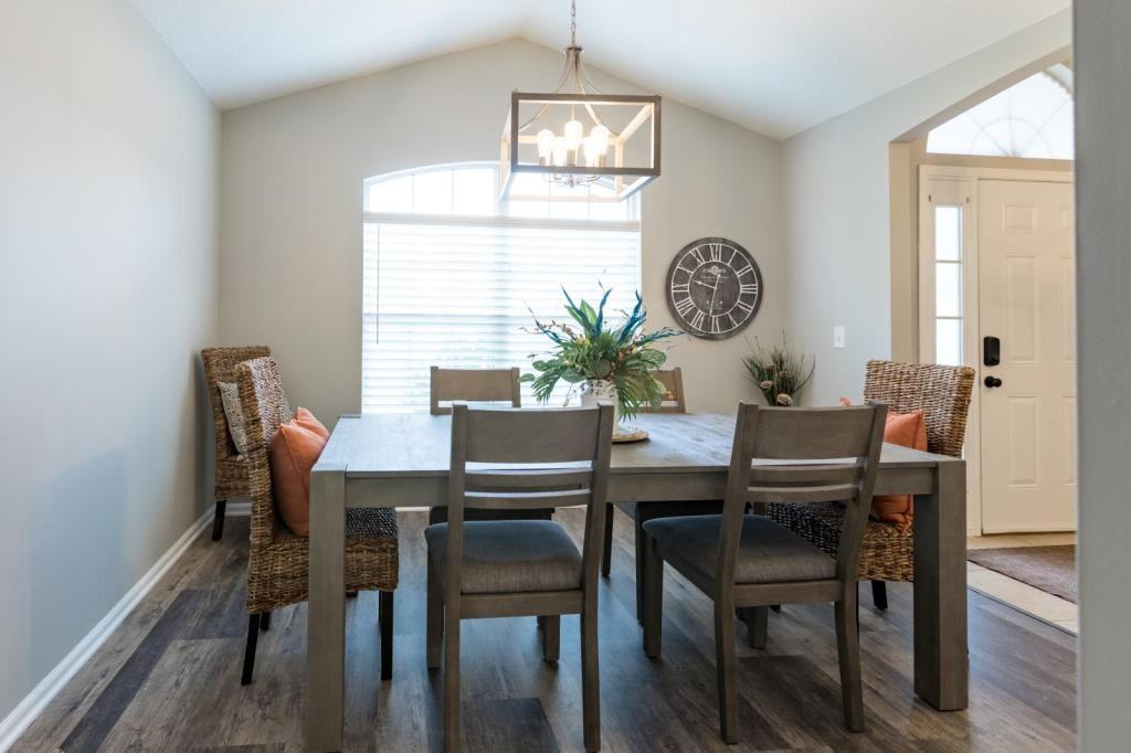 1627 Rustling Dr - Photo 7 of 40