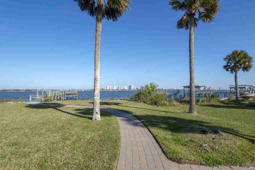 2301 S Palmetto Ave - Photo 2 of 38