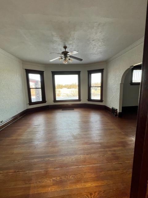 1639 Knapp St - Photo 3 of 8