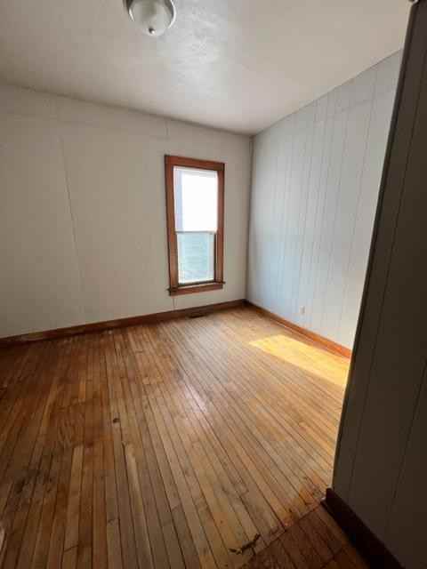 1639 Knapp St - Photo 5 of 8