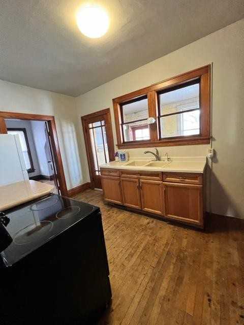 1639 Knapp St - Photo 7 of 8