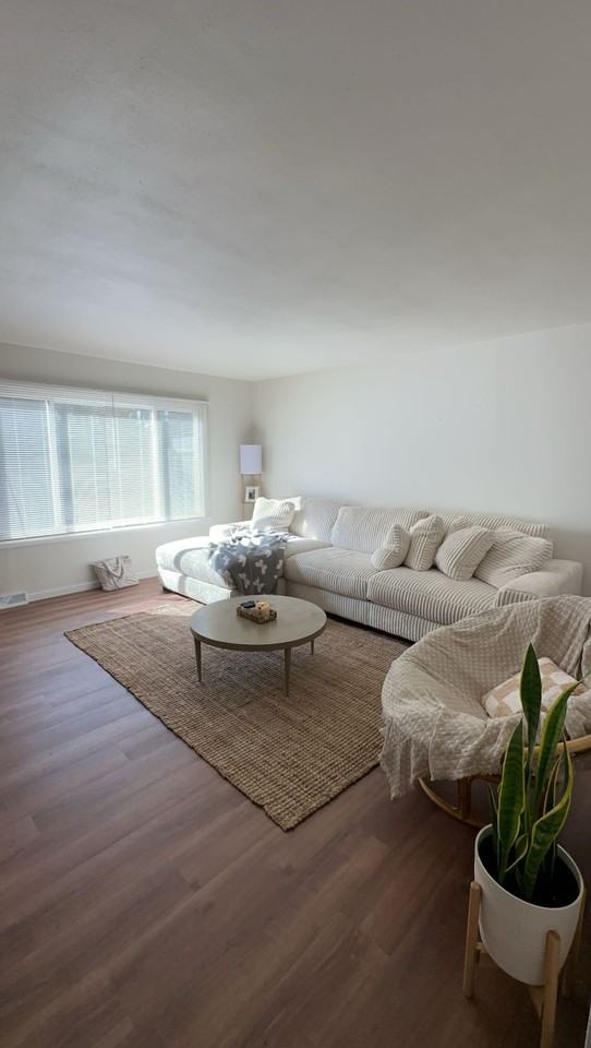 151 W Park Ln - Photo 2 of 6