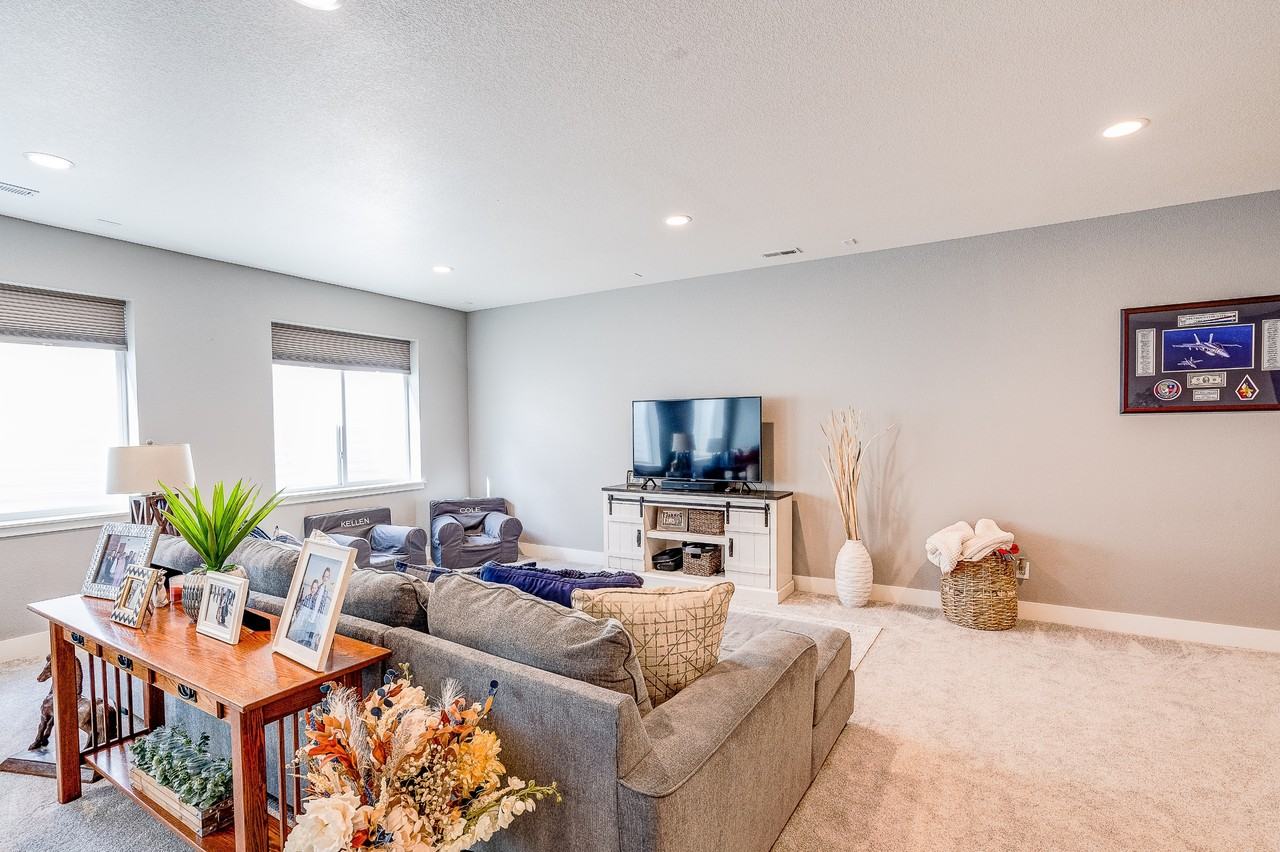 9061 Mahjong Ct - Photo 6 of 20