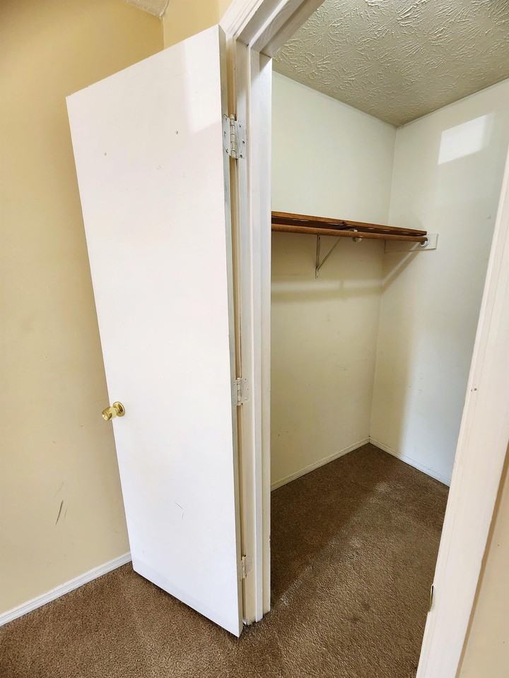 606 Pine Tree Trl #4 - Photo 5 of 9