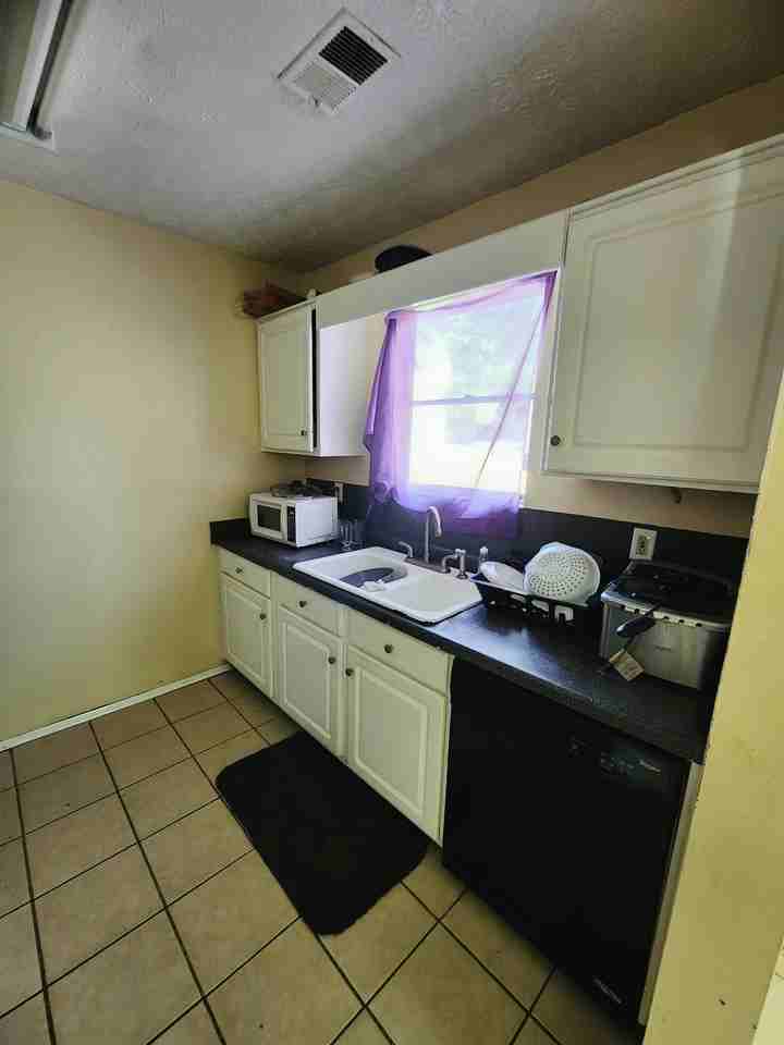 606 Pine Tree Trl #4 - Photo 6 of 9