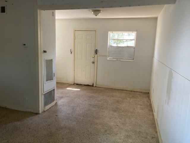 1091 S Deleon Ave - Photo 3 of 8