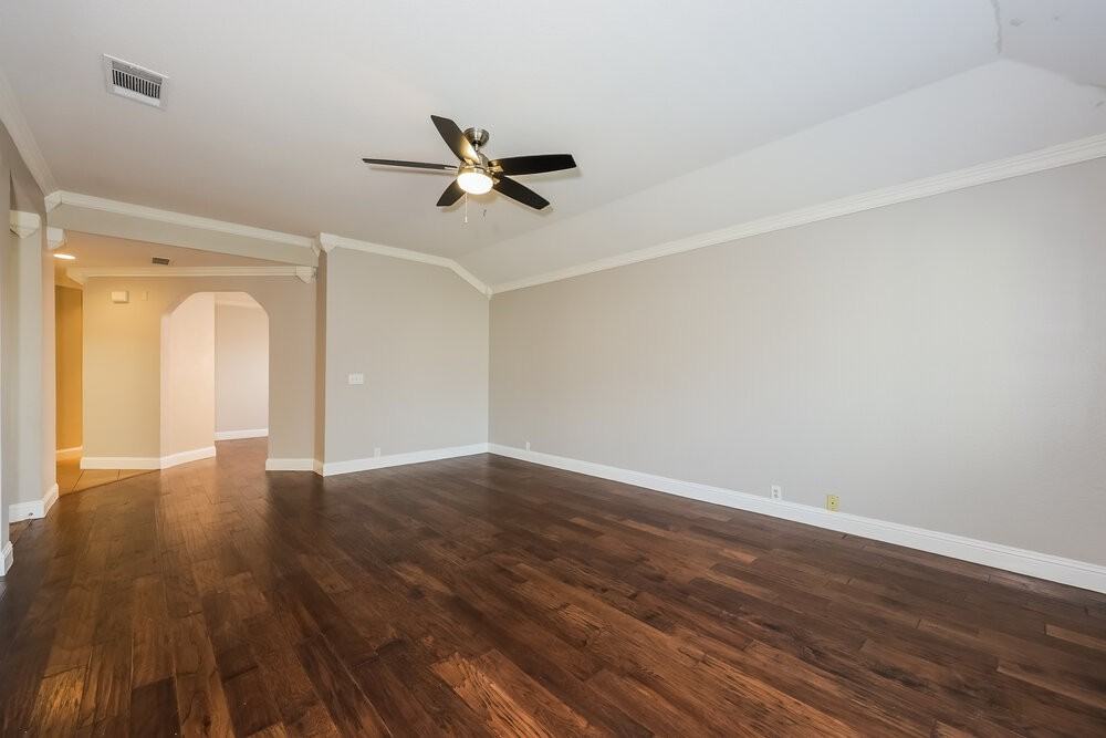 711 River Run Dr - Photo 3 of 16