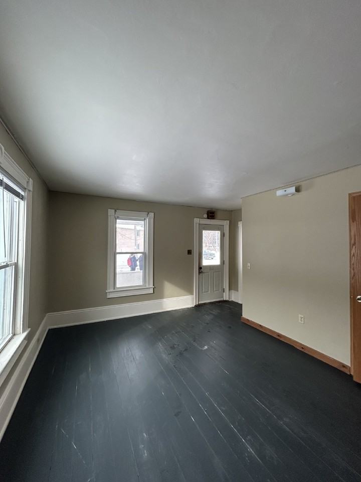225 10th Avenue - Photo 3 of 17