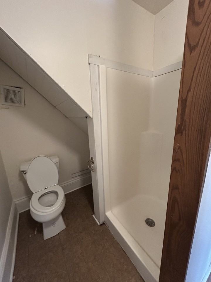 225 10th Avenue - Photo 6 of 17