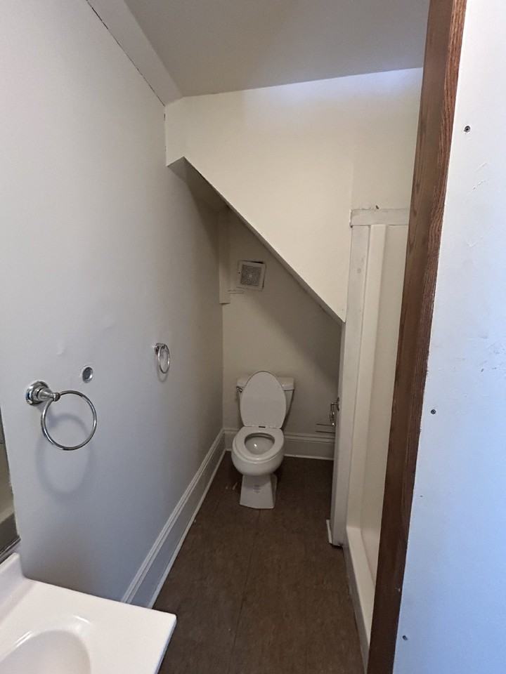 225 10th Avenue - Photo 7 of 17