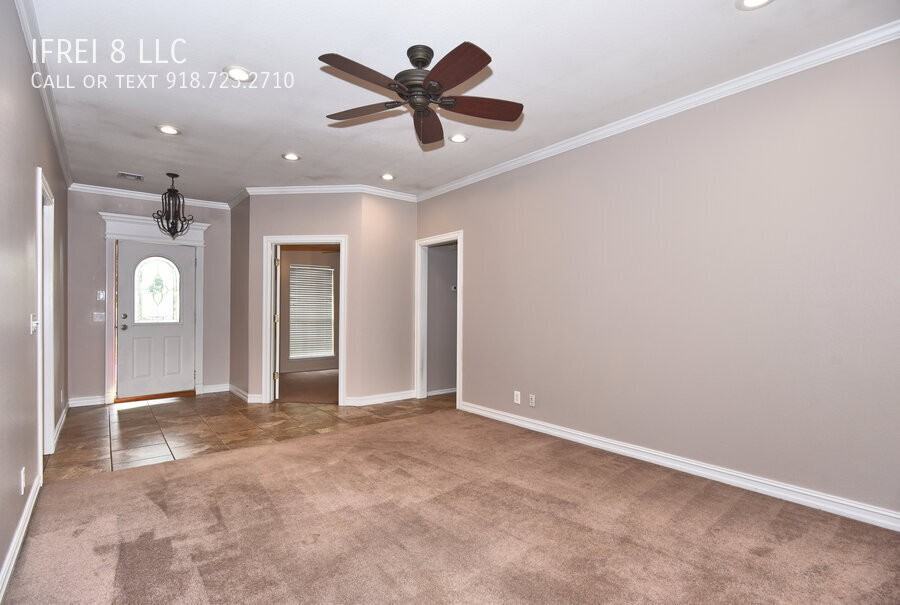 300 S 63rd St - Photo 6 of 29