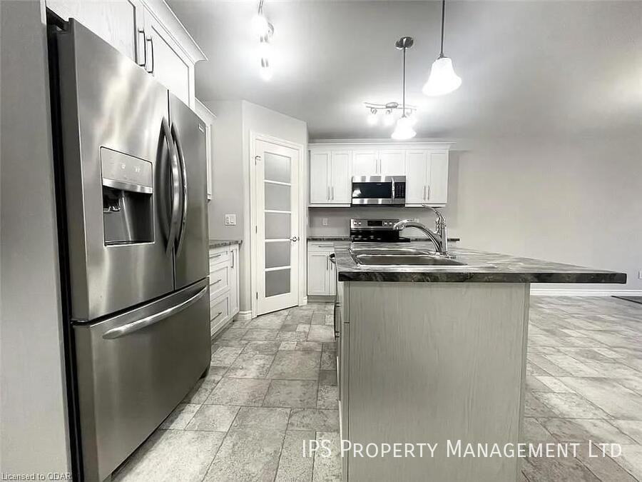 87 Aldersgate Dr - Photo 3 of 24