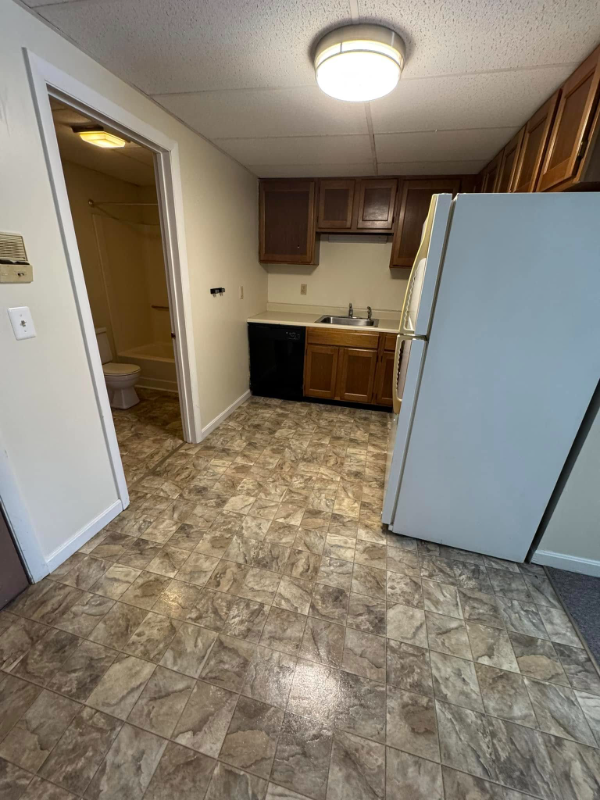 241 Pearl Street - Photo 2 of 5