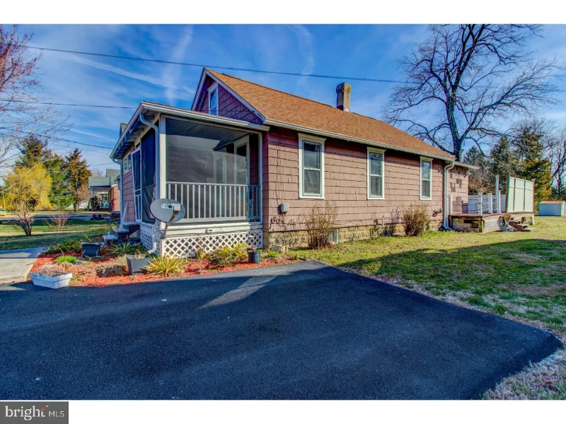 44 Broad St - Photo 3 of 11