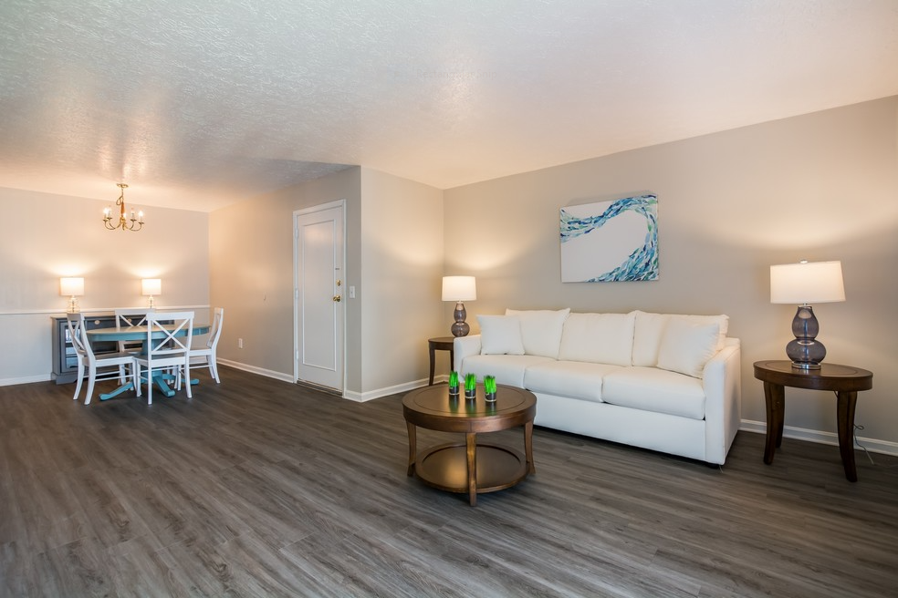 z-120125-The Monroe - Photo 3 of 24