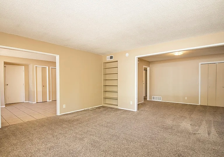 4921 E Snowshoe Way - Photo 3 of 10