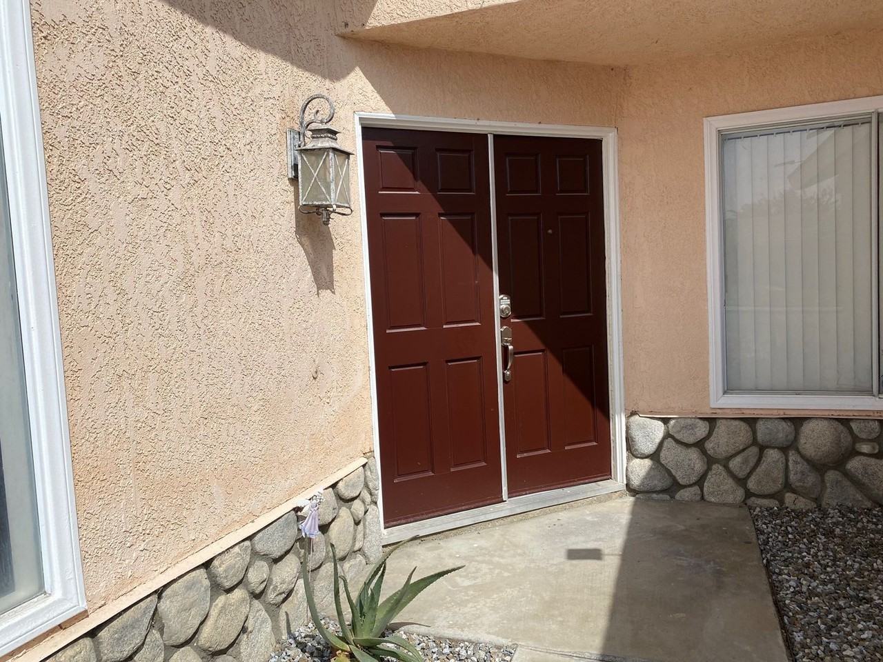 635 Carmen Dr - Photo 2 of 18