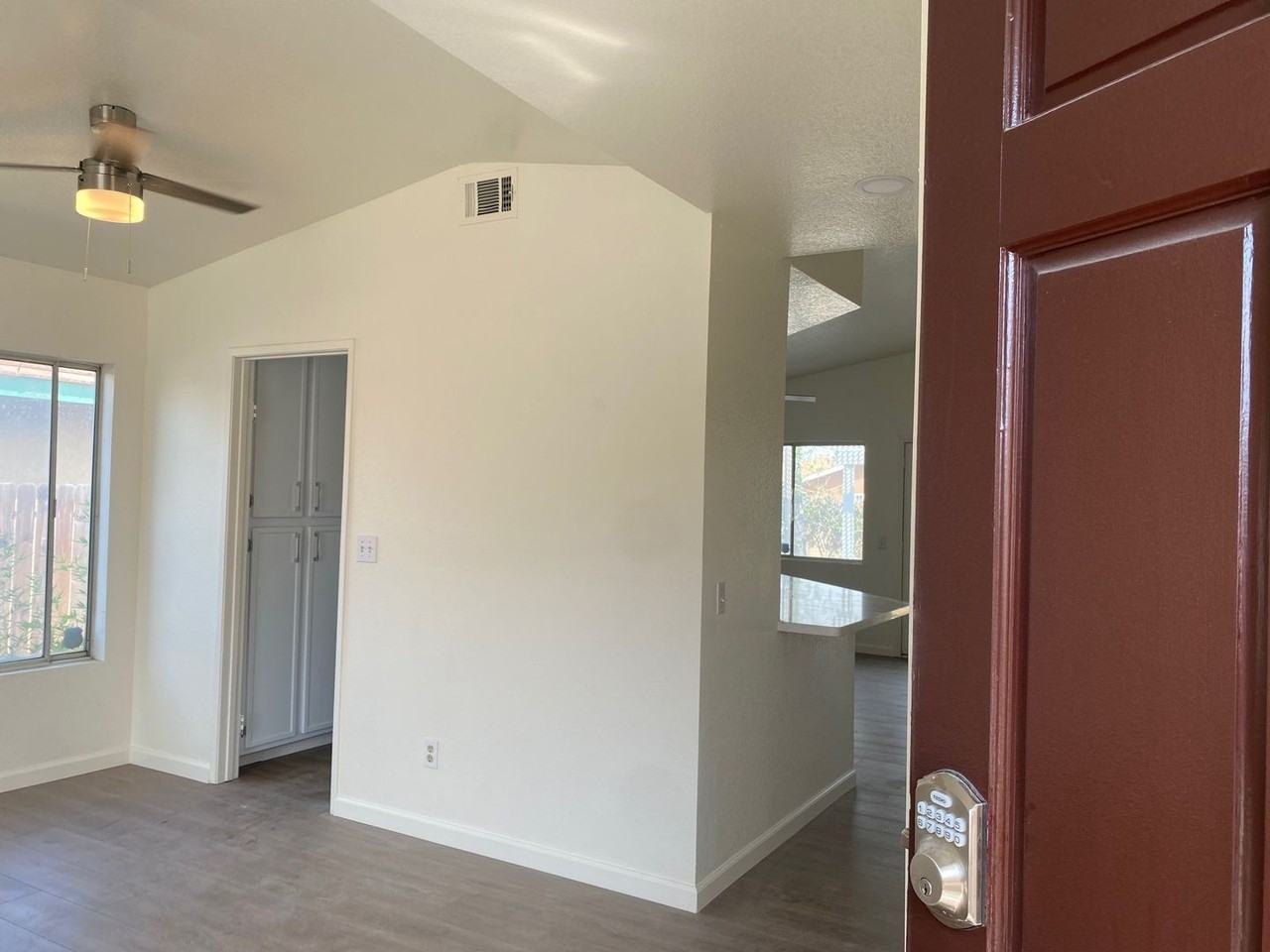 635 Carmen Dr - Photo 3 of 18