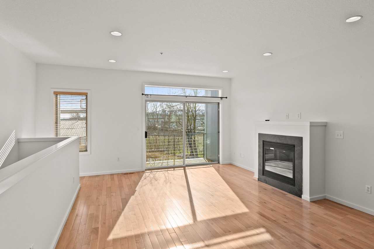 3220 N Michigan Ave - Photo 4 of 20