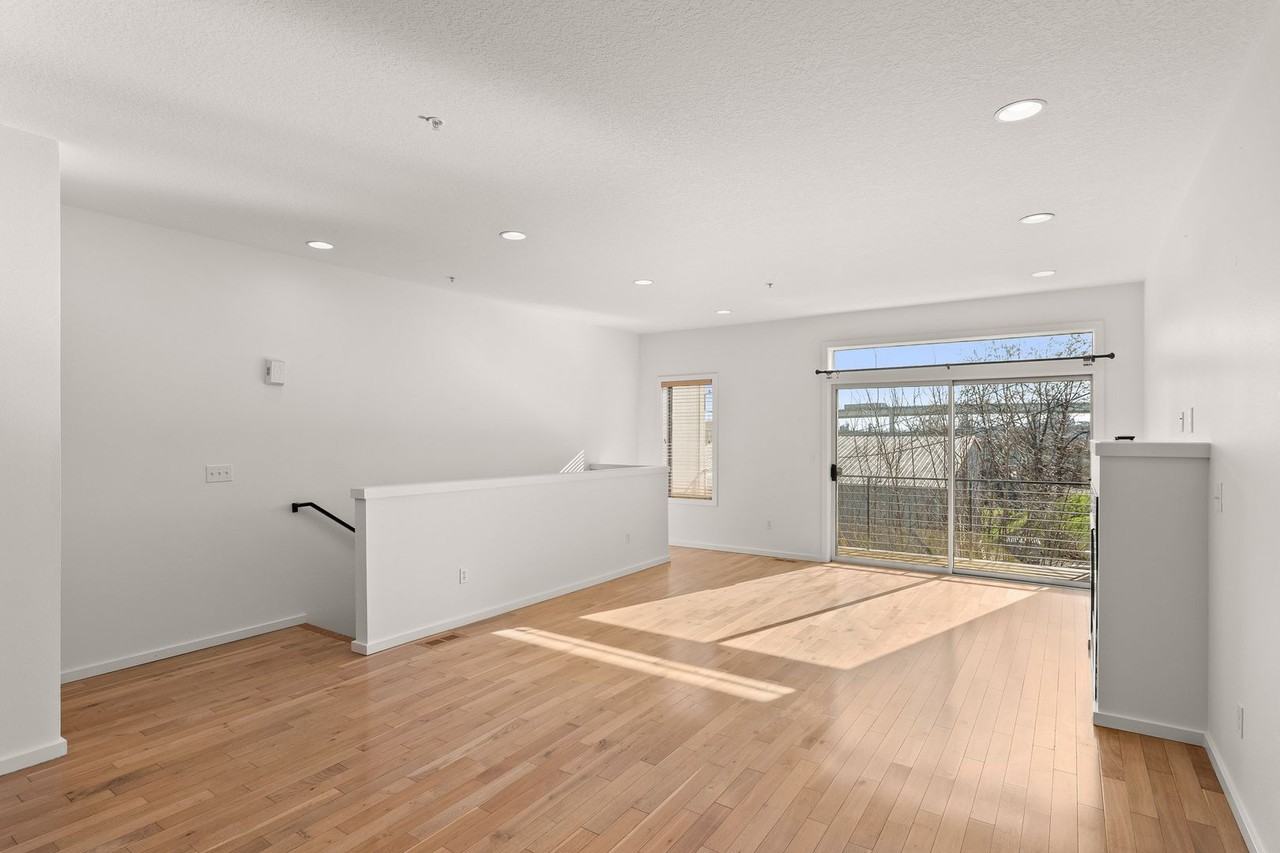 3220 N Michigan Ave - Photo 6 of 20