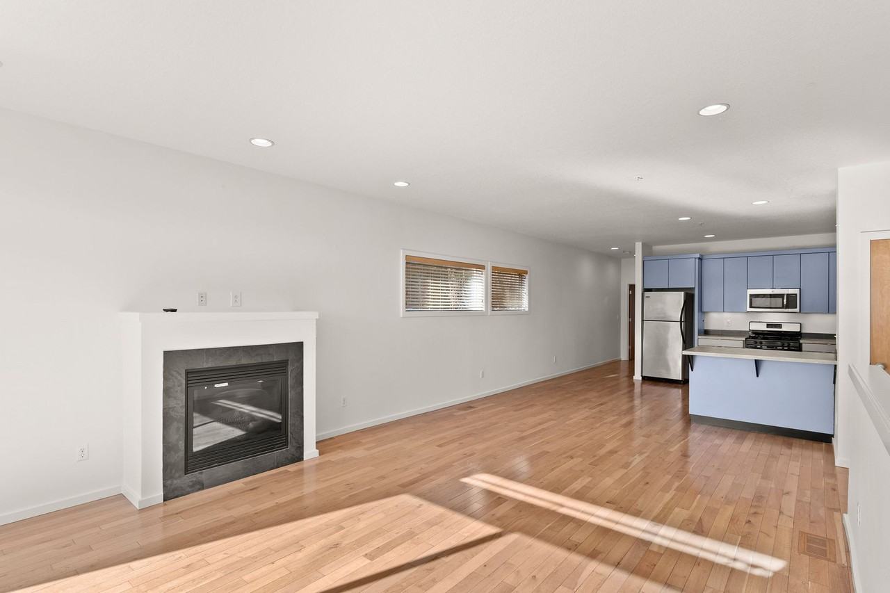 3220 N Michigan Ave - Photo 7 of 20