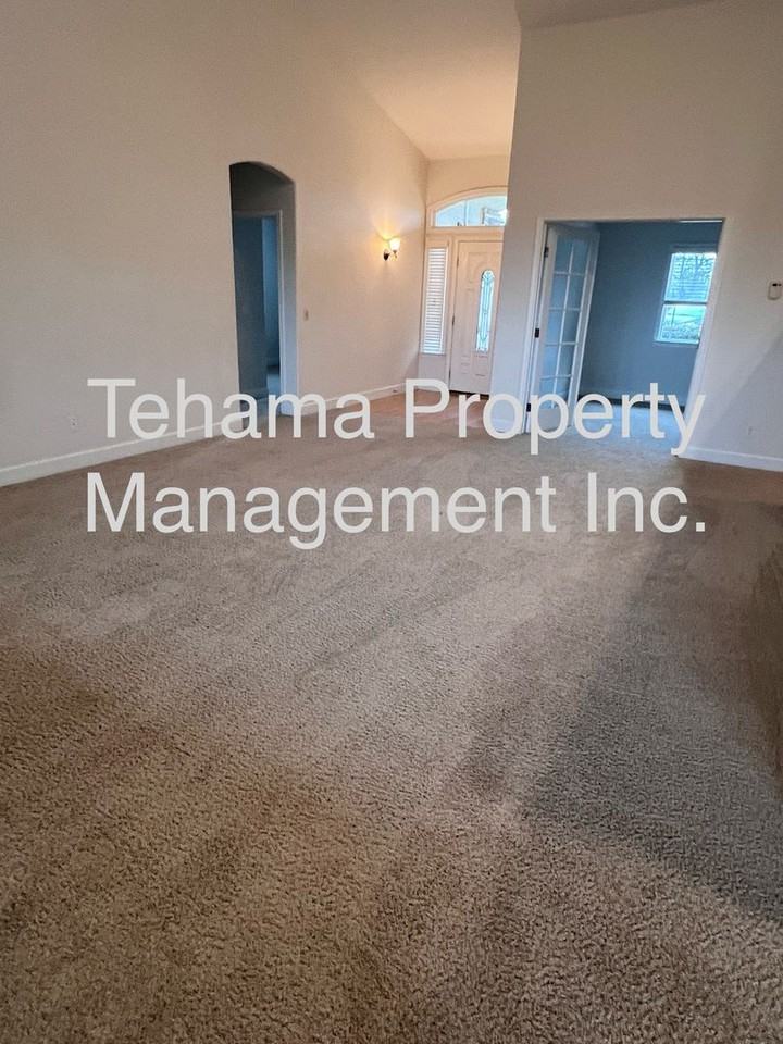 21275 Westwood Ct - Photo 3 of 28