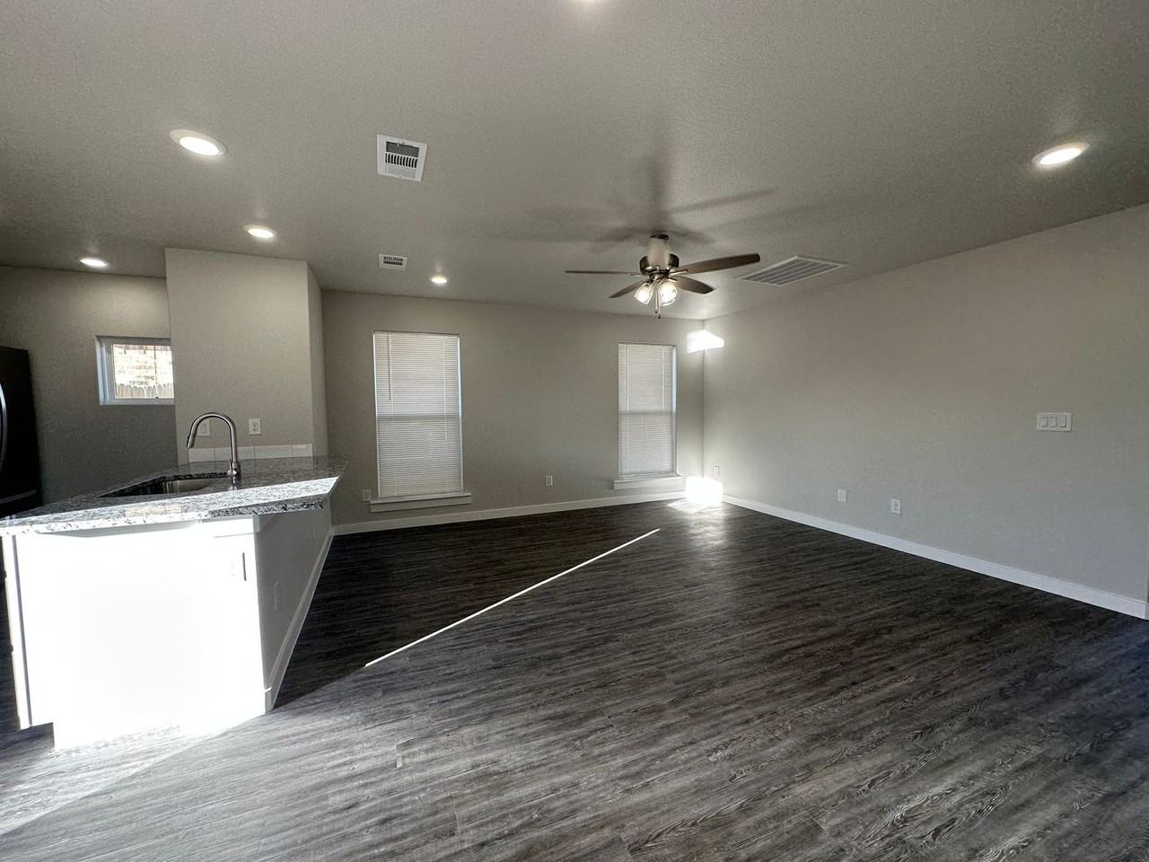 14506 Quanah Ave - Photo 3 of 13